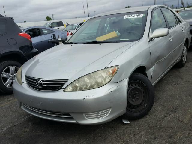 4T1BE32K46U733272 - 2006 TOYOTA CAMRY LE SILVER photo 2