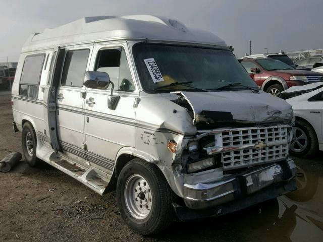 1GBEG25K5PF326430 - 1993 CHEVROLET G20 SILVER photo 1