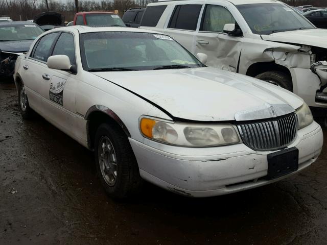 1LNHM82W2XY623893 - 1999 LINCOLN TOWN CAR S WHITE photo 1