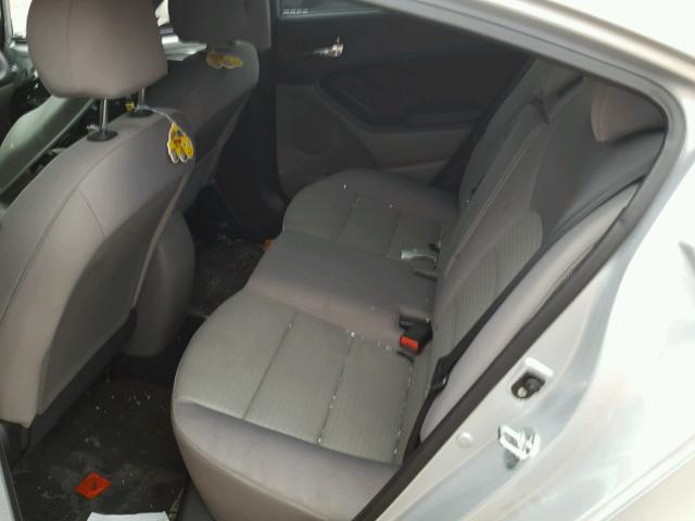 KNAFX4A67G5542464 - 2016 KIA FORTE LX SILVER photo 6