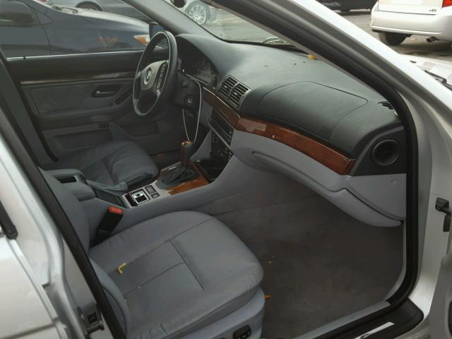 WBADT63403CK28543 - 2003 BMW 530 I AUTO SILVER photo 5