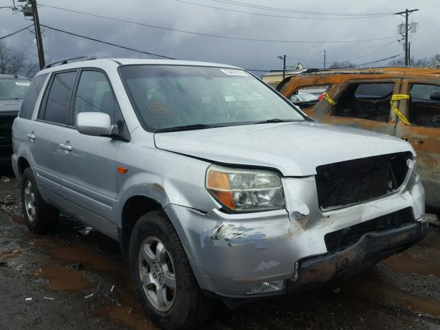 2HKYF18576H538763 - 2006 HONDA PILOT EX SILVER photo 1