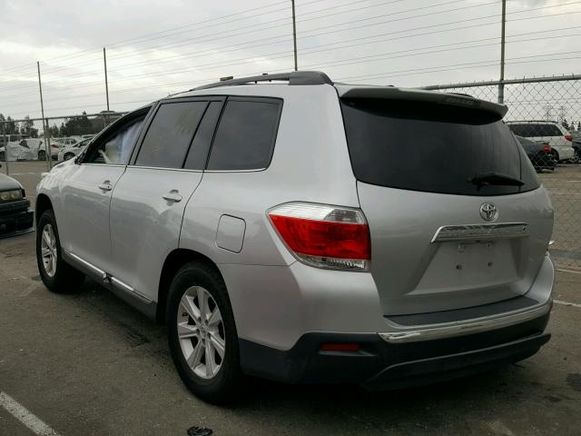 5TDZK3EH5BS027342 - 2011 TOYOTA HIGHLANDER SILVER photo 3