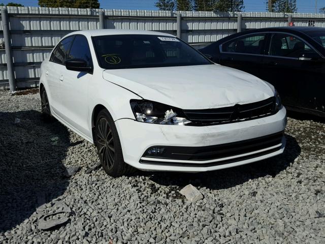 3VWB17AJ7GM272121 - 2016 VOLKSWAGEN JETTA SPOR WHITE photo 1