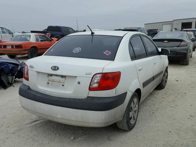 KNADE123886354791 - 2008 KIA RIO BASE WHITE photo 4