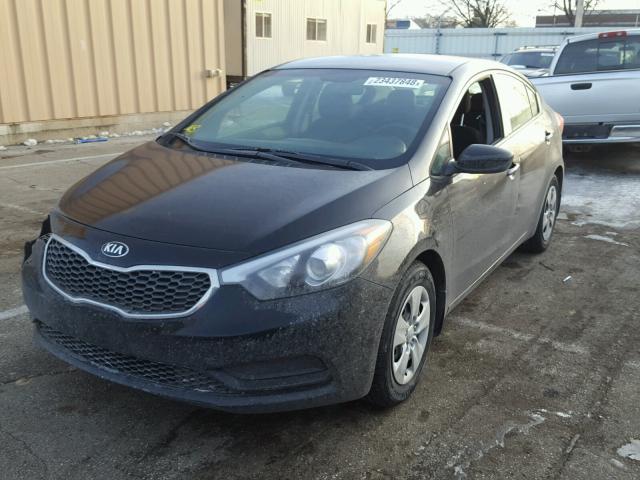 KNAFK4A6XG5567499 - 2016 KIA FORTE LX BLACK photo 2