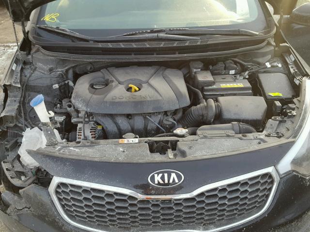 KNAFK4A6XG5567499 - 2016 KIA FORTE LX BLACK photo 7