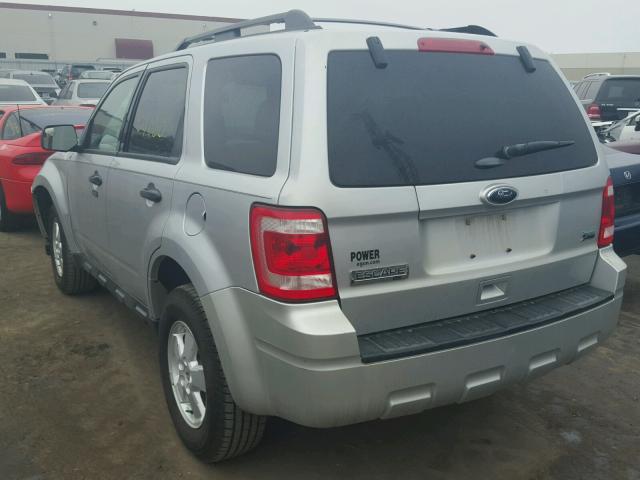 1FMCU0DG9BKB41001 - 2011 FORD ESCAPE XLT SILVER photo 3