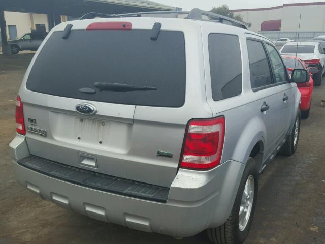 1FMCU0DG9BKB41001 - 2011 FORD ESCAPE XLT SILVER photo 4