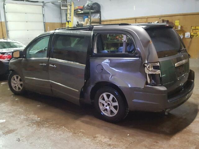 2A4RR5D19AR369731 - 2010 CHRYSLER TOWN & COU GRAY photo 3