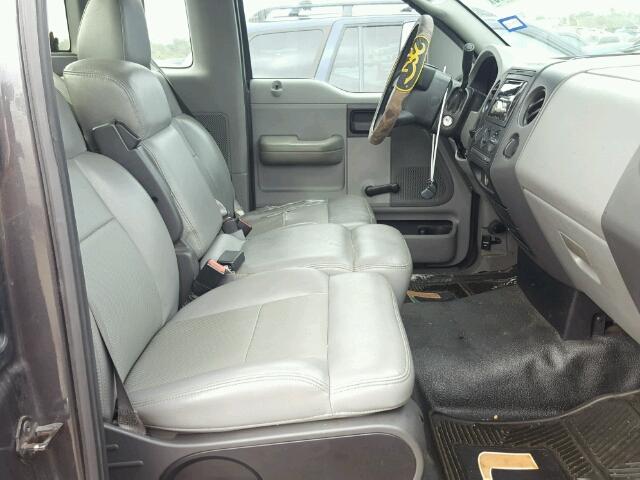 1FTRF12226NB69944 - 2006 FORD F150 GRAY photo 5