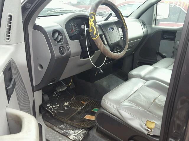 1FTRF12226NB69944 - 2006 FORD F150 GRAY photo 9