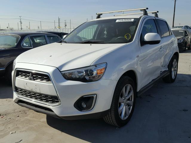 4A4AP4AU0EE021832 - 2014 MITSUBISHI OUTLANDER WHITE photo 2