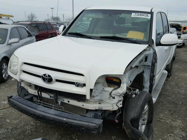 5TBDT48135S492615 - 2005 TOYOTA TUNDRA DOU WHITE photo 2