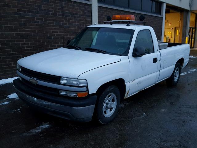 1GCEC14V11Z256864 - 2001 CHEVROLET SILVERADO WHITE photo 2