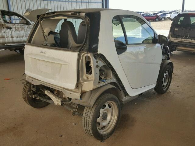 WMEEJ3BA1DK623441 - 2013 SMART FORTWO PUR WHITE photo 4