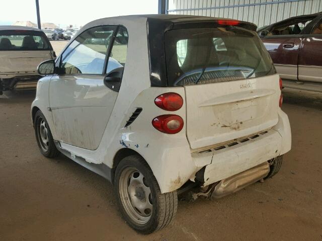 WMEEJ3BA3DK695533 - 2013 SMART FORTWO PUR WHITE photo 3