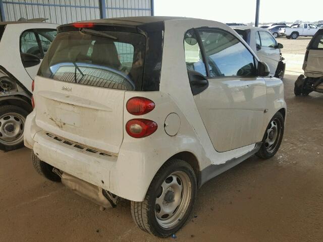 WMEEJ3BA3DK695533 - 2013 SMART FORTWO PUR WHITE photo 4