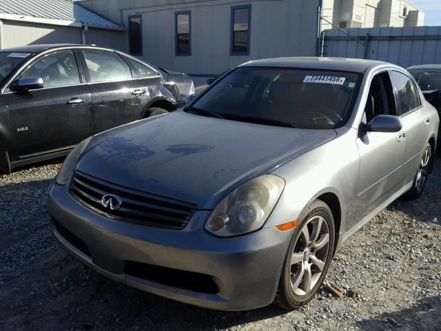 JNKCV51E35M218440 - 2005 INFINITI G35 SILVER photo 2