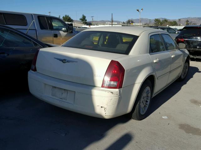 2C3KA43R26H471633 - 2006 CHRYSLER 300 WHITE photo 4