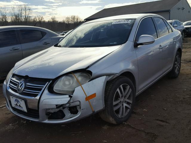 3VWRF71K06M722764 - 2006 VOLKSWAGEN JETTA 2.5 SILVER photo 2