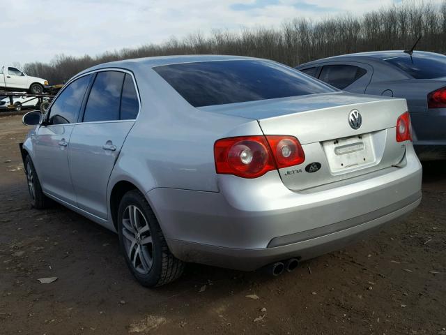 3VWRF71K06M722764 - 2006 VOLKSWAGEN JETTA 2.5 SILVER photo 3