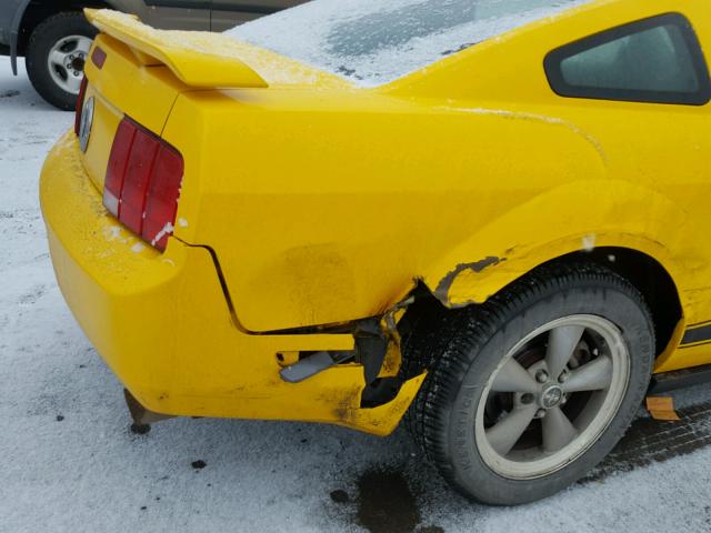 1ZVFT80N165242915 - 2006 FORD MUSTANG YELLOW photo 9