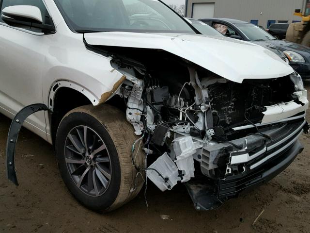 5TDJZRFH9HS409022 - 2017 TOYOTA HIGHLANDER WHITE photo 9