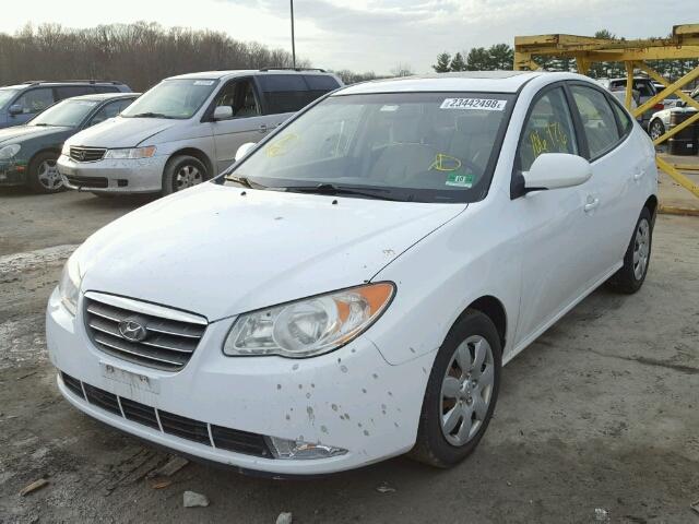 KMHDU46D58U413880 - 2008 HYUNDAI ELANTRA GL WHITE photo 2