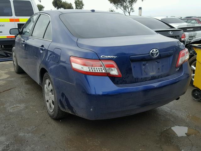 4T1BF3EK5BU641364 - 2011 TOYOTA CAMRY BASE BLUE photo 3