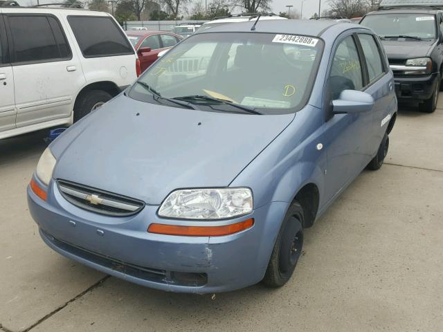 KL1TD66617B784338 - 2007 CHEVROLET AVEO BASE BLUE photo 2