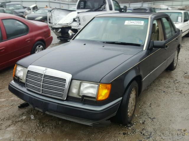 WDBEA28E7PC011034 - 1993 MERCEDES-BENZ 300 E 2.8 BLACK photo 2