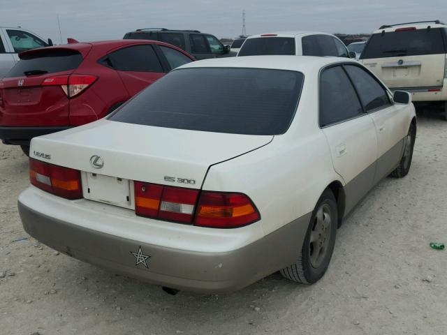 JT8BF28G9W0122982 - 1998 LEXUS ES 300 WHITE photo 4