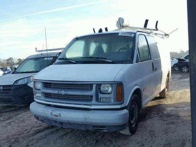 1GCFG25W8Y1107169 - 2000 CHEVROLET EXPRESS G2 WHITE photo 2