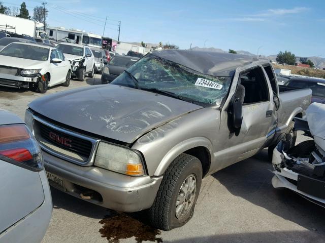 1GTDT19WX28200944 - 2002 GMC SONOMA BEIGE photo 2