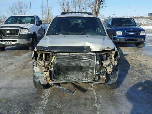 1FMCU93Z08KC60880 - 2008 FORD ESCAPE XLT GRAY photo 9