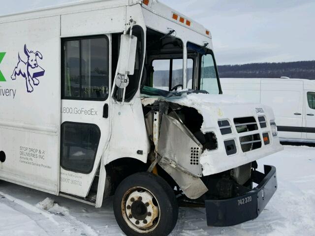 4UZAANCP06CX19789 - 2006 FREIGHTLINER CHASSIS M WHITE photo 9