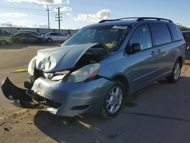 5TDBA23C46S058402 - 2006 TOYOTA SIENNA LE BLUE photo 2