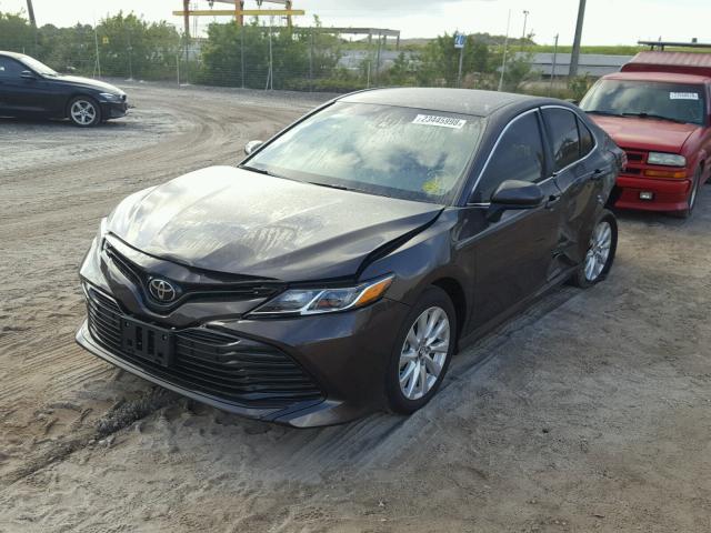 4T1B11HK7JU024352 - 2018 TOYOTA CAMRY L BROWN photo 2