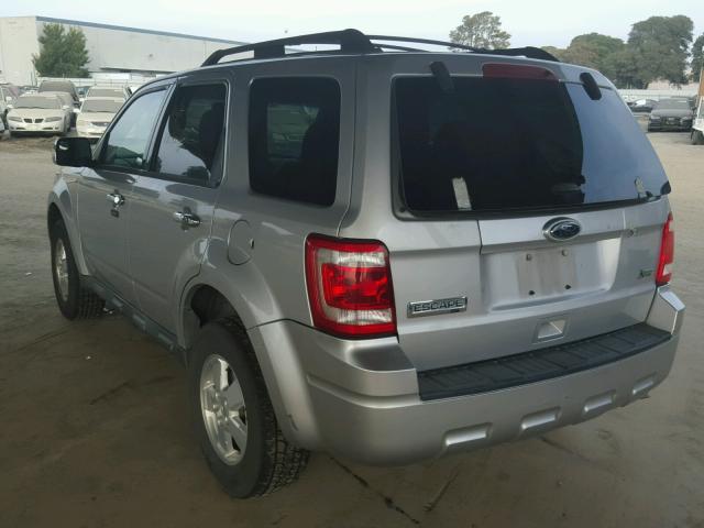 1FMCU0DG7BKA16255 - 2011 FORD ESCAPE XLT SILVER photo 3