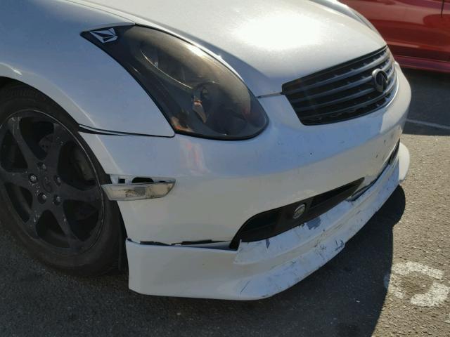 JNKCV54E03M203015 - 2003 INFINITI G35 WHITE photo 9