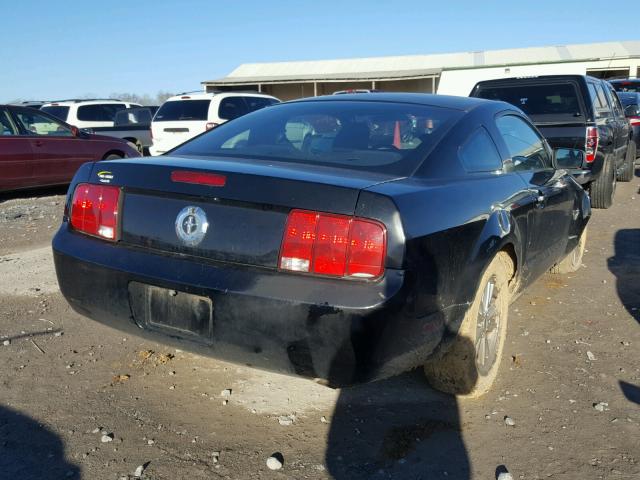 1ZVHT80N095113156 - 2009 FORD MUSTANG BLACK photo 4