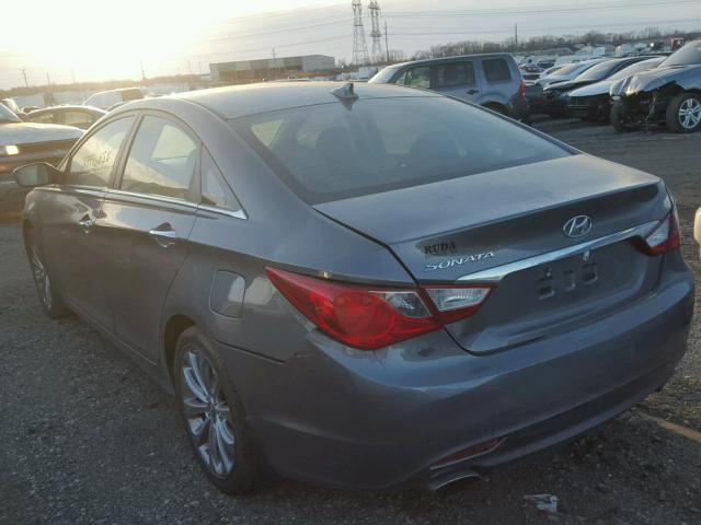 5NPEC4AC3CH370315 - 2012 HYUNDAI SONATA SE GRAY photo 3