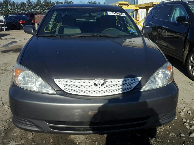 4T1BE32K02U522418 - 2002 TOYOTA CAMRY LE GRAY photo 9