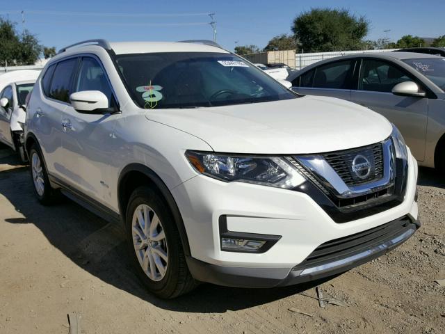 5N1ET2MT0HC830643 - 2017 NISSAN ROGUE SV H WHITE photo 1