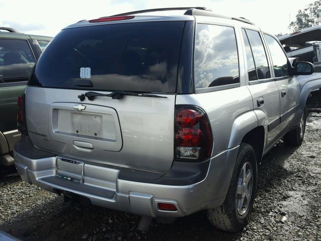 1GNDT13S752131165 - 2005 CHEVROLET TRAILBLAZE SILVER photo 4