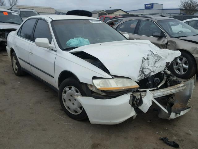 1HGCG5647XA118696 - 1999 HONDA ACCORD LX WHITE photo 1