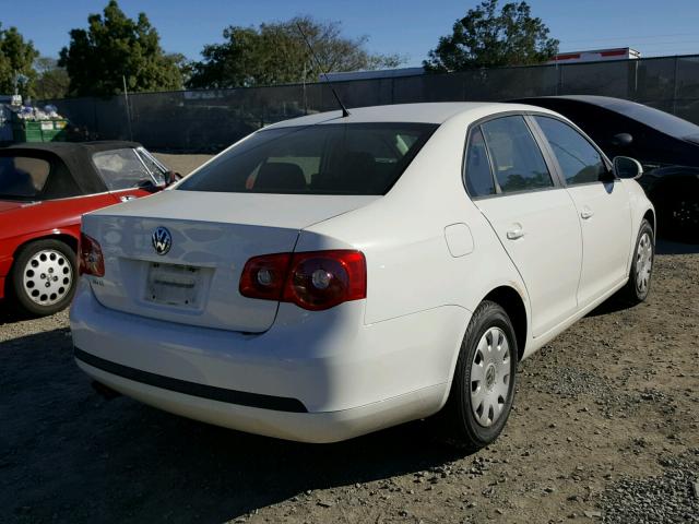 3VWGF71K87M037470 - 2007 VOLKSWAGEN JETTA WHITE photo 4