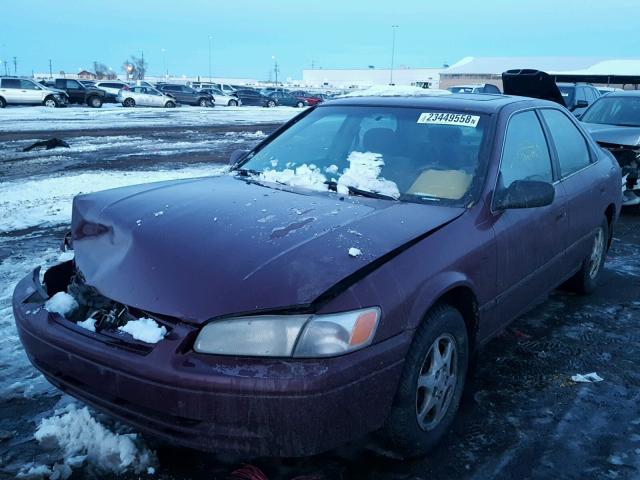 JT2BG22K9V0100452 - 1997 TOYOTA CAMRY LE BURGUNDY photo 2