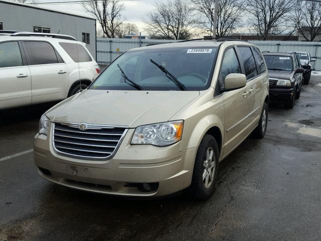 2A4RR5DX4AR227632 - 2010 CHRYSLER TOWN & COU BEIGE photo 2